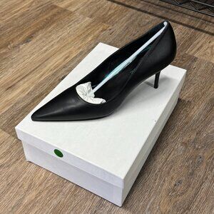 Brand New: Black Pointed Toe Leather Heels